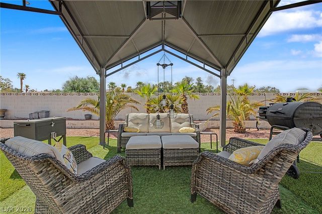 1931 Del Font Court, Las Vegas, NV 89117