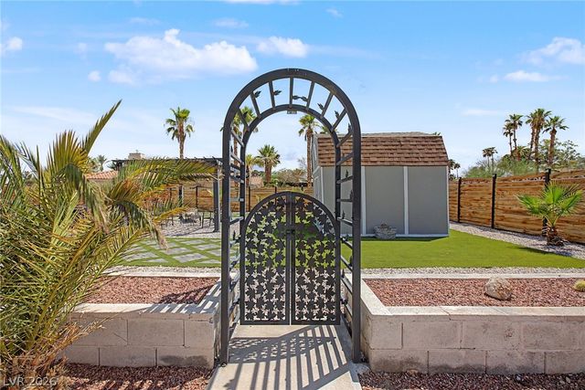 1931 Del Font Court, Las Vegas, NV 89117