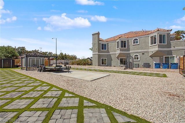 1931 Del Font Court, Las Vegas, NV 89117