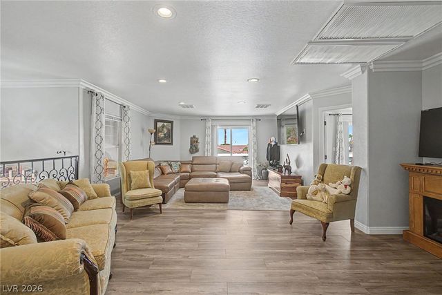 1931 Del Font Court, Las Vegas, NV 89117