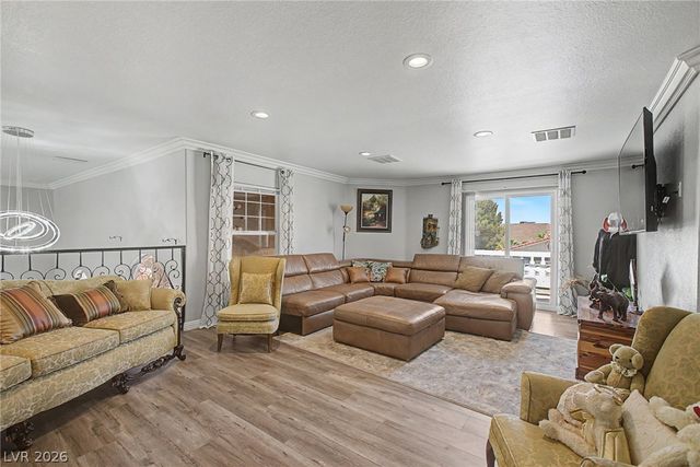 1931 Del Font Court, Las Vegas, NV 89117