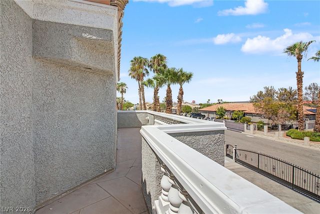 1931 Del Font Court, Las Vegas, NV 89117