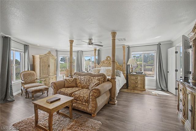 1931 Del Font Court, Las Vegas, NV 89117