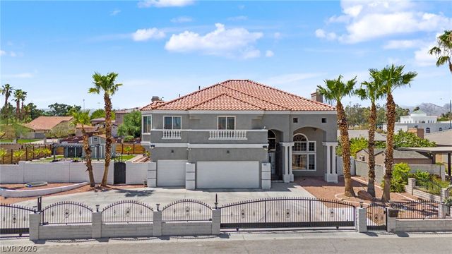 1931 Del Font Court, Las Vegas, NV 89117