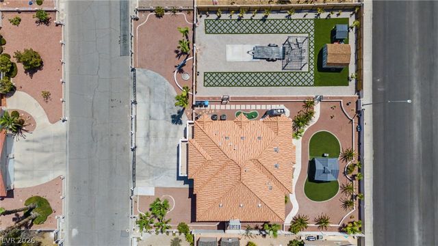1931 Del Font Court, Las Vegas, NV 89117