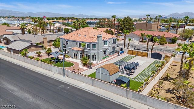 1931 Del Font Court, Las Vegas, NV 89117