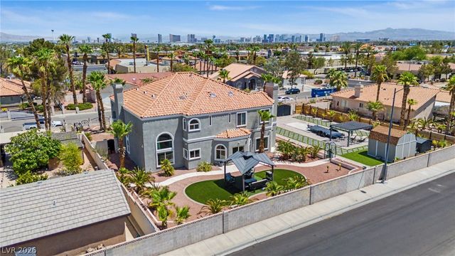 1931 Del Font Court, Las Vegas, NV 89117