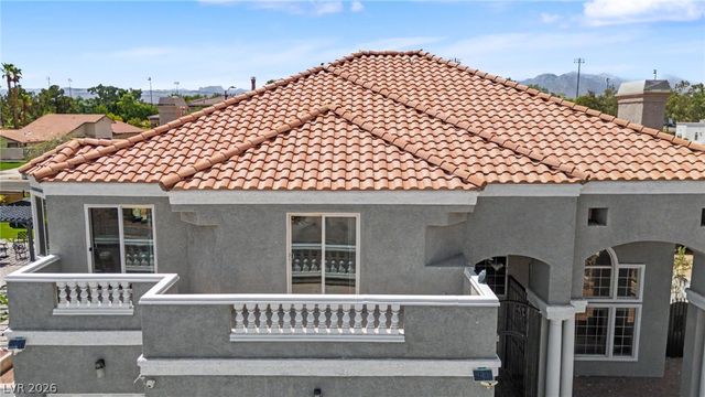 1931 Del Font Court, Las Vegas, NV 89117