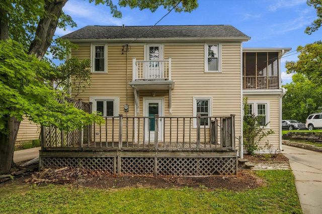 1305 S 124th STREET, Brookfield, WI 53005