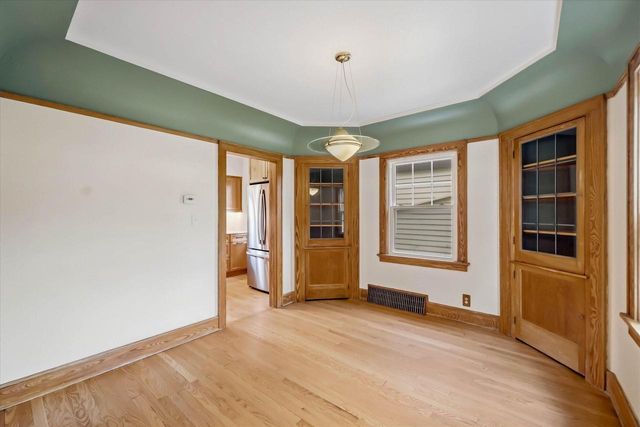 1305 S 124th STREET, Brookfield, WI 53005