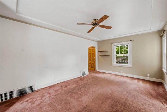 1305 S 124th STREET, Brookfield, WI 53005