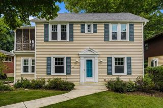 1305 S 124th STREET, Brookfield, WI 53005