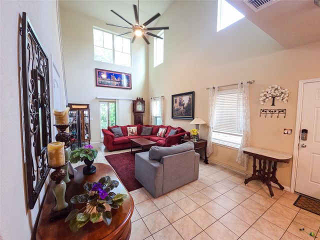 516 E Slaughter LN 1704, Austin, TX 78744