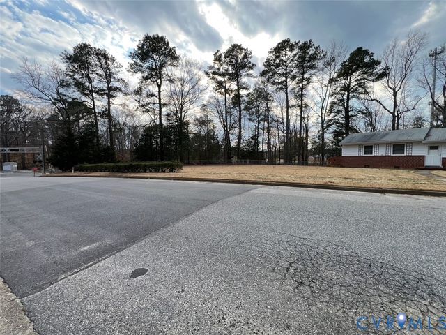 112 S Colonial Dr, Hopewell, VA 23860