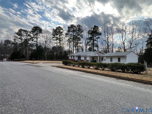 112 S Colonial Dr, Hopewell, VA 23860