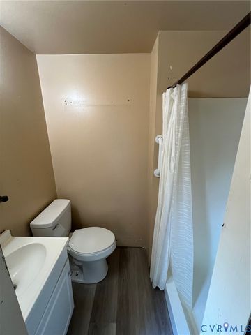 112 S Colonial Dr, Hopewell, VA 23860