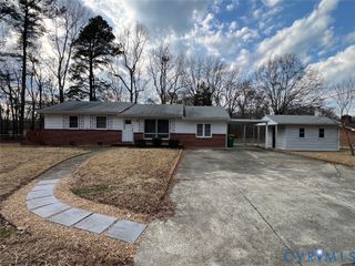 112 S Colonial Dr, Hopewell, VA 23860
