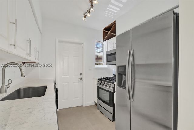 350 S Shore Dr 12, Miami Beach, FL 33141