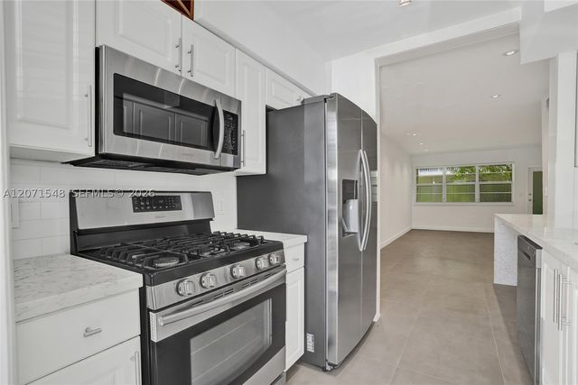 350 S Shore Dr 12, Miami Beach, FL 33141