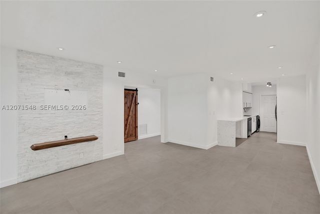 350 S Shore Dr 12, Miami Beach, FL 33141