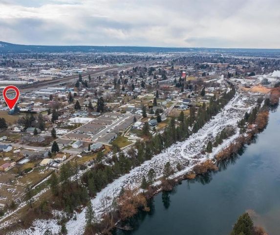 E Empire Ave, Millwood, WA 99212