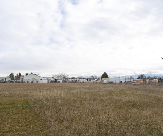 E Empire Ave, Millwood, WA 99212