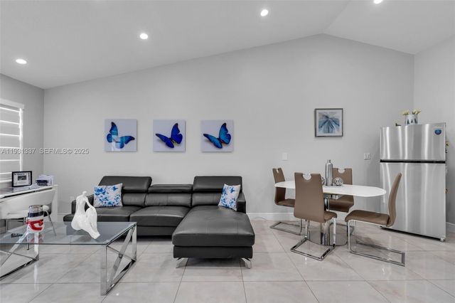 2140 W 53rd St 2140, Hialeah, FL 33016