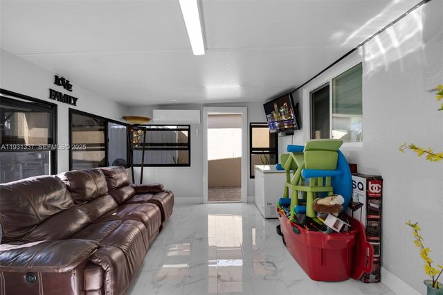 2140 W 53rd St 2140, Hialeah, FL 33016