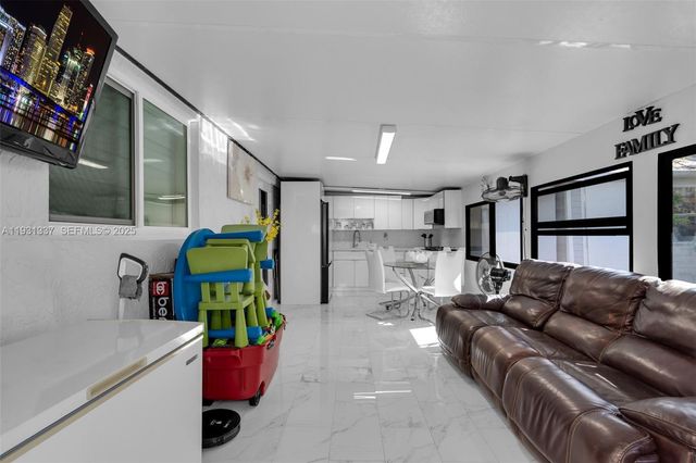 2140 W 53rd St 2140, Hialeah, FL 33016