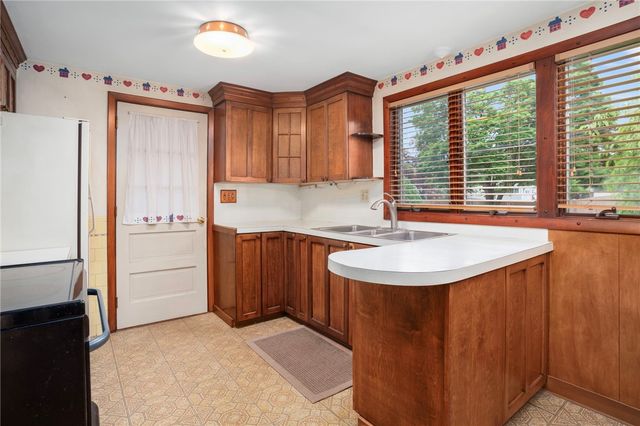 45 Barren Hill Drive, Warwick, RI 02886