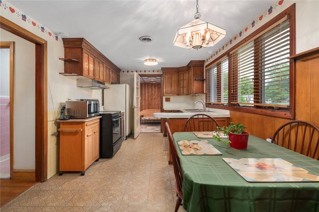 45 Barren Hill Drive, Warwick, RI 02886