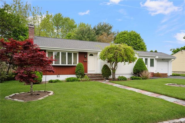 45 Barren Hill Drive, Warwick, RI 02886