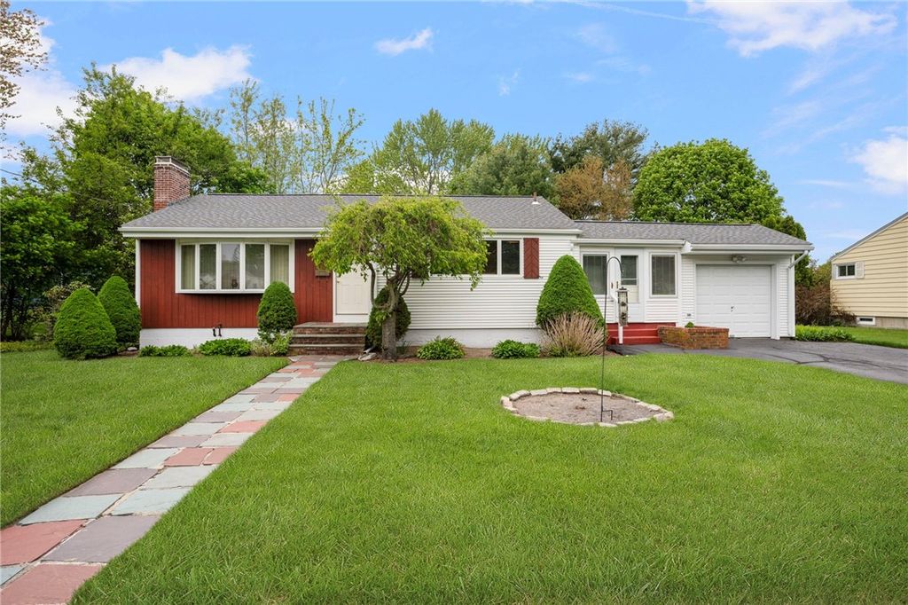 45 Barren Hill Drive, Warwick, RI 02886