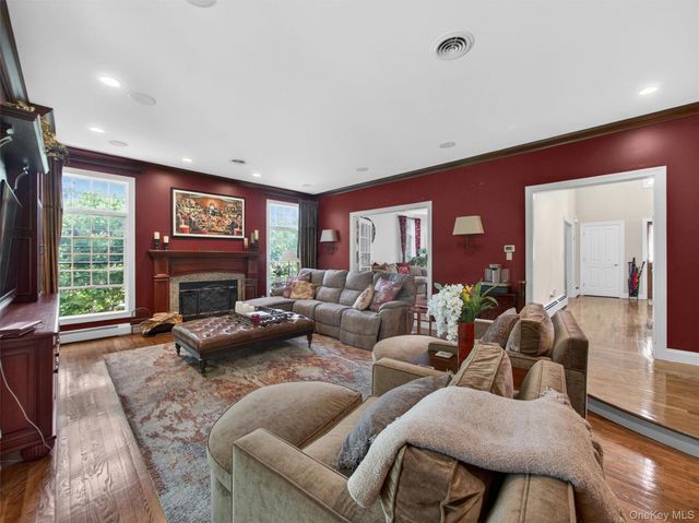 2 Running Brook Lane, New City, NY 10956