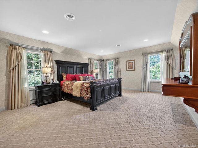 2 Running Brook Lane, New City, NY 10956