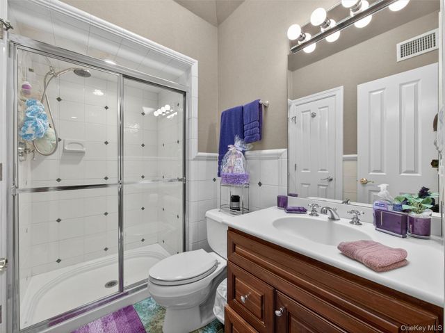 2 Running Brook Lane, New City, NY 10956