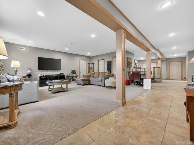 2 Running Brook Lane, New City, NY 10956