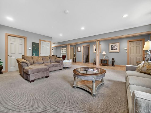 2 Running Brook Lane, New City, NY 10956