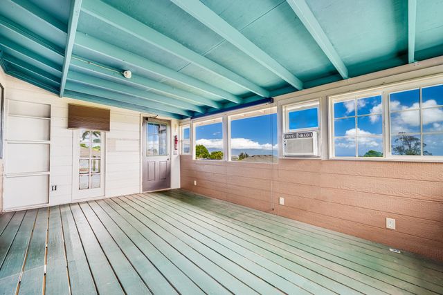 244 N Makaleha Pl, Makawao, HI 96768