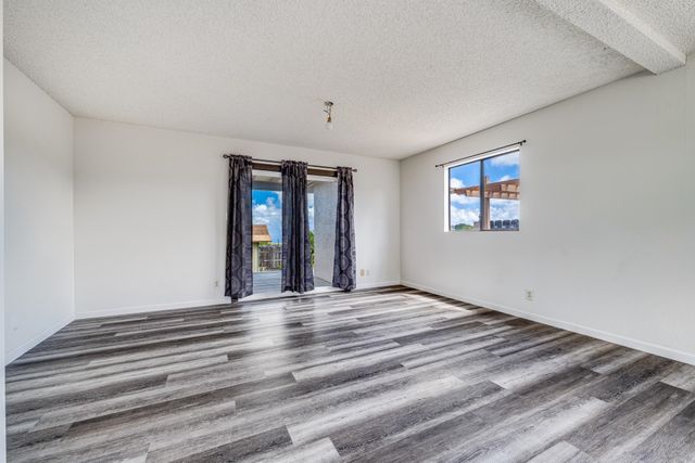 244 N Makaleha Pl, Makawao, HI 96768