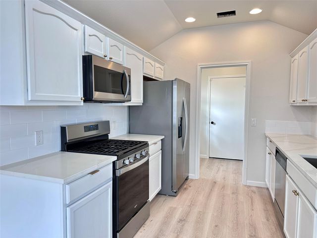 360 Atlantis, Kyle, TX 78640