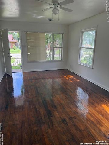 1940 Schley, San Antonio, TX 78210