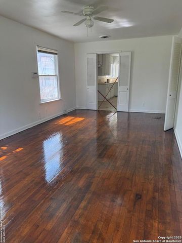 1940 Schley, San Antonio, TX 78210