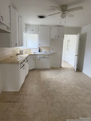 1940 Schley, San Antonio, TX 78210