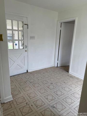 1940 Schley, San Antonio, TX 78210