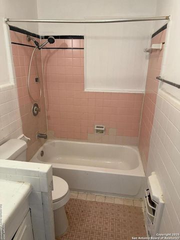 1940 Schley, San Antonio, TX 78210