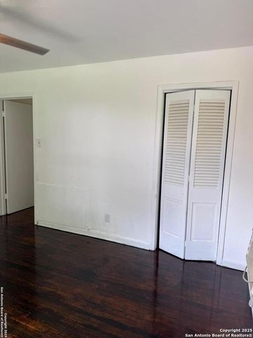 1940 Schley, San Antonio, TX 78210
