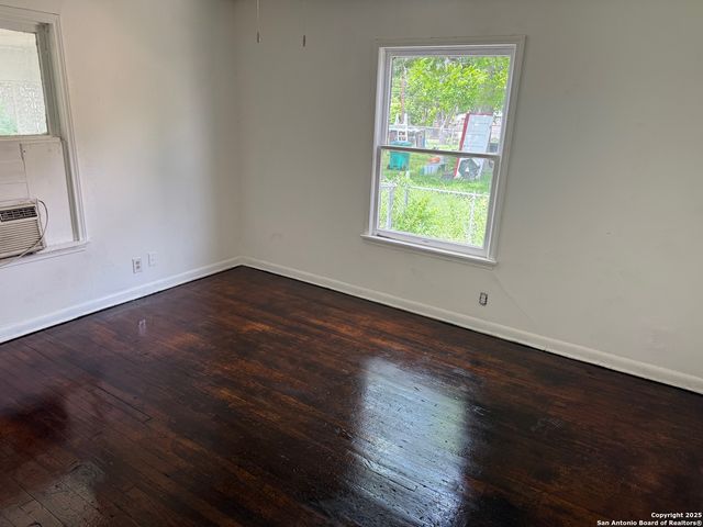 1940 Schley, San Antonio, TX 78210