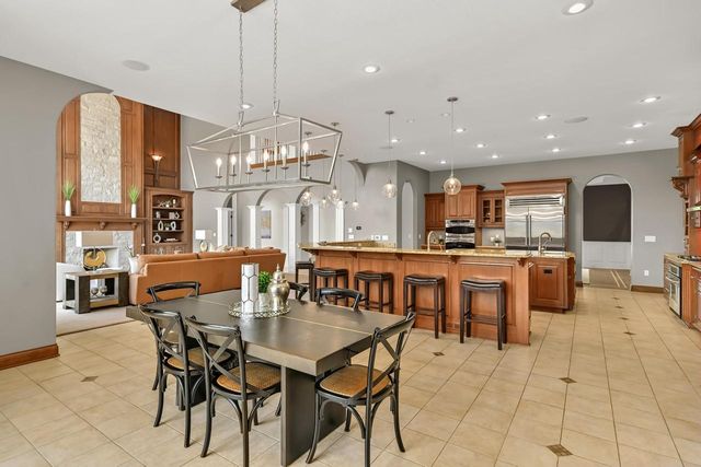 3277 N Canterbury LANE, Oconomowoc, WI 53066