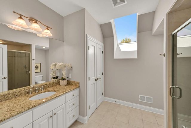 3277 N Canterbury LANE, Oconomowoc, WI 53066